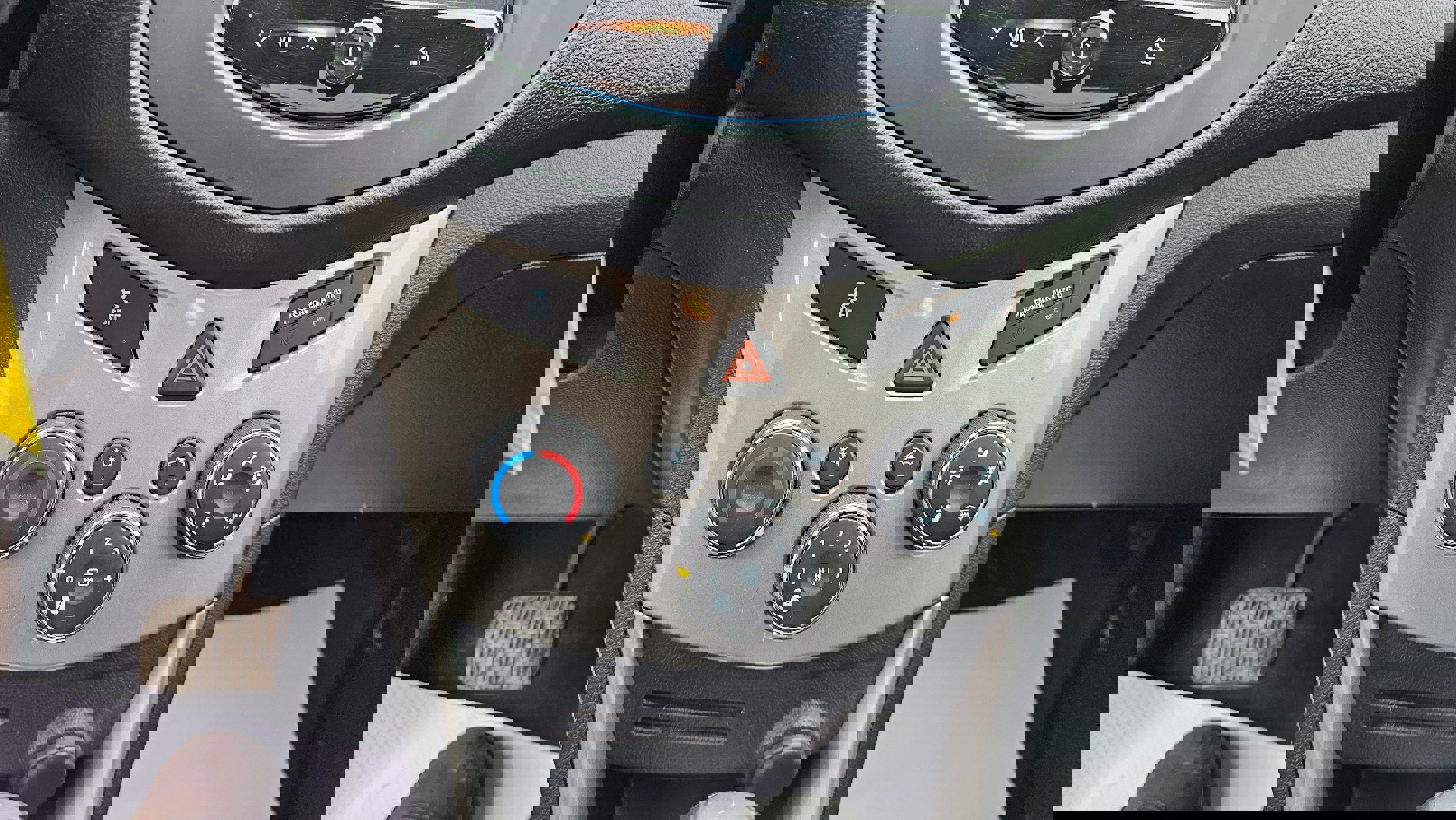 Used 2015 Chevrolet Trax LT w/ LT Sun and Sound Package image 25