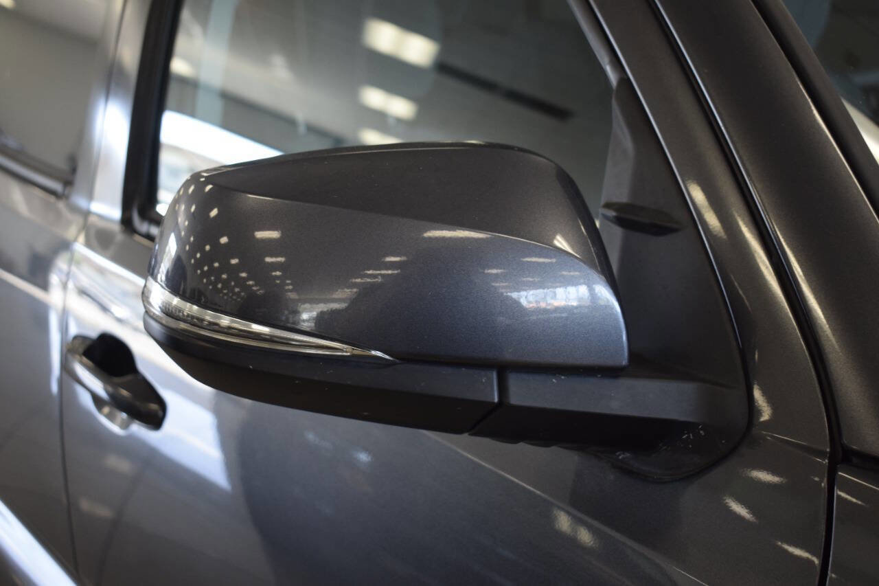 Used 2020 Toyota Tacoma SR5 image 10