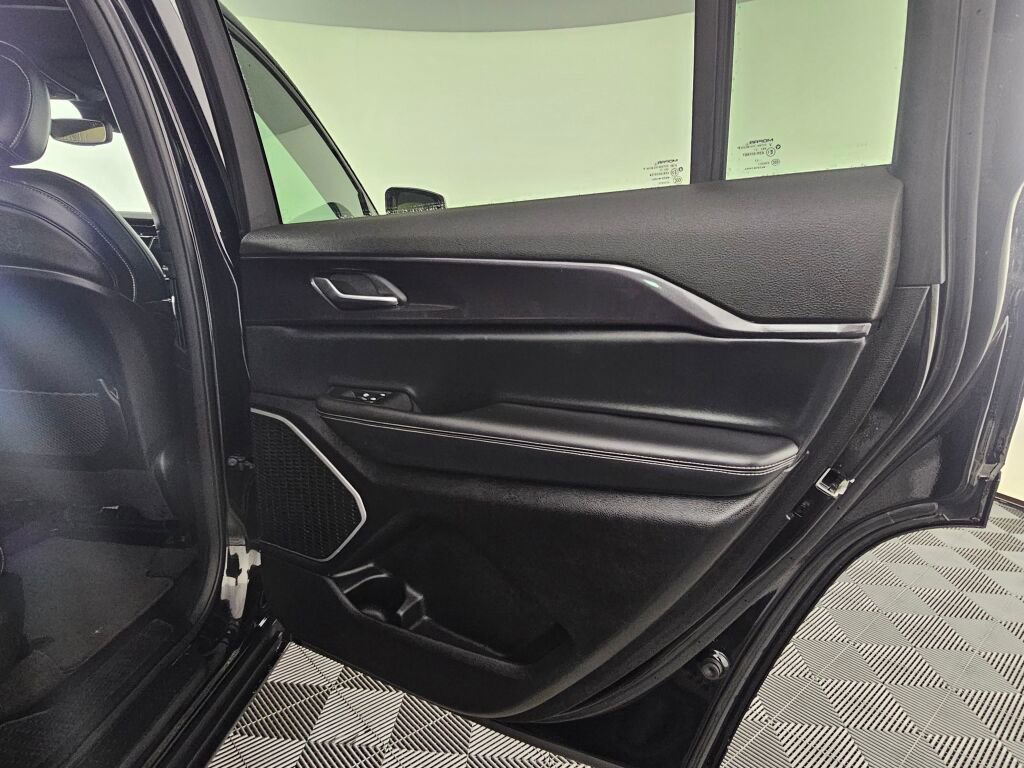 Used 2021 Jeep Grand Cherokee L Altitude image 35