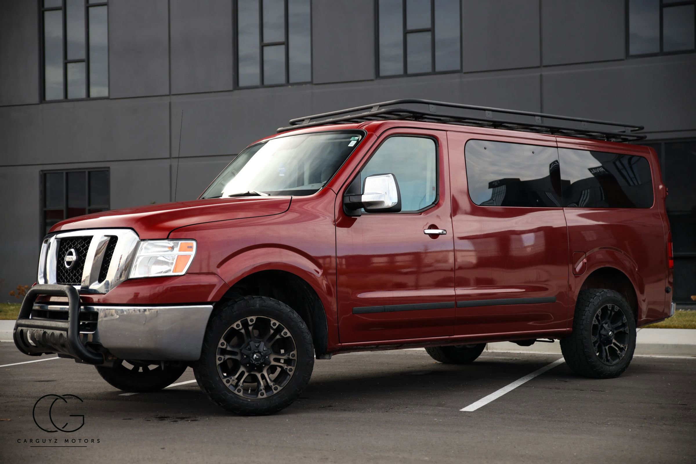 Used 2020 Nissan NV 3500 SV image 4