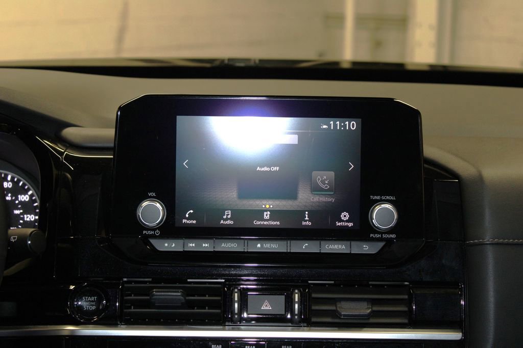 Used 2025 Nissan Pathfinder SV AWD/4WD image 14