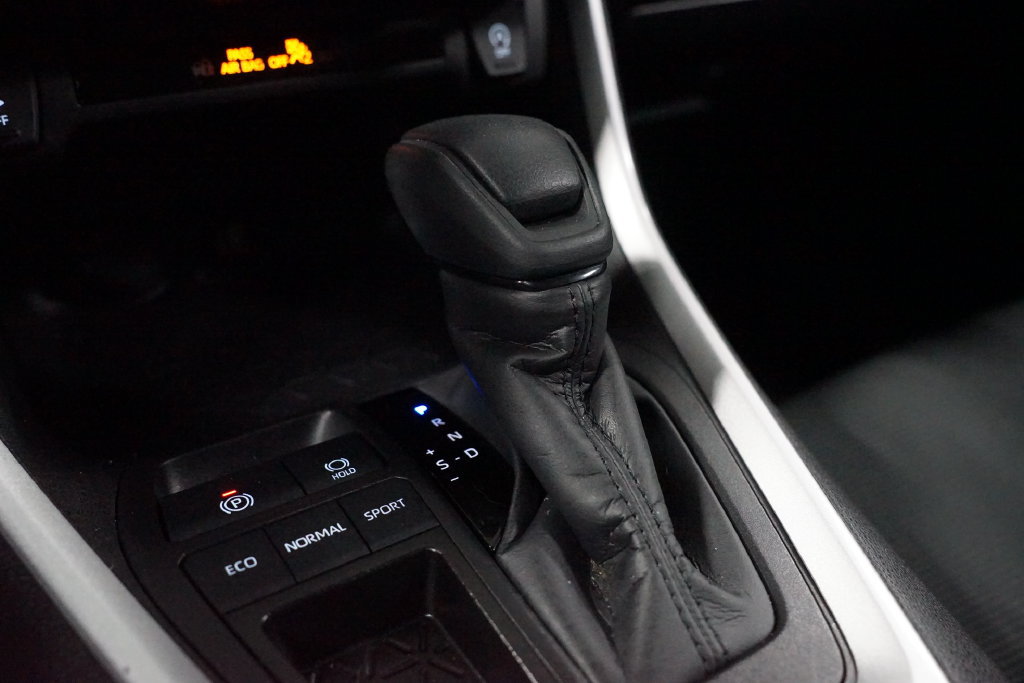 Used 2025 Toyota RAV4 LE FWD image 21
