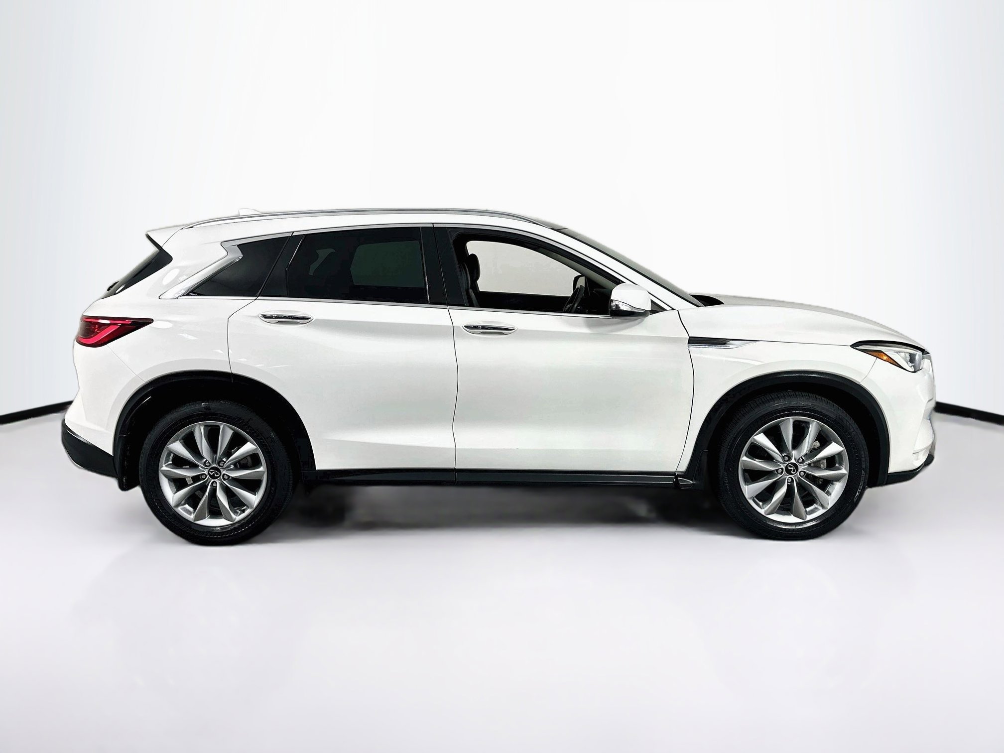 Used 2022 INFINITI QX50 Luxe AWD/4WD image 4