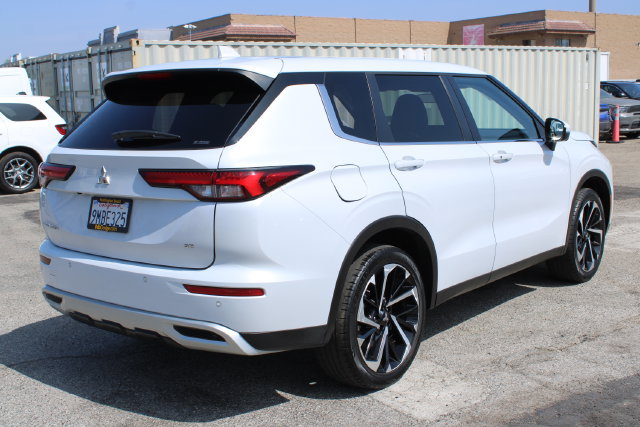 Used 2024 Mitsubishi Outlander SE AWD/4WD image 4