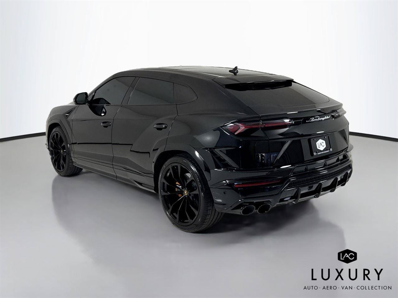 Used 2024 Lamborghini Urus S AWD/4WD image 8