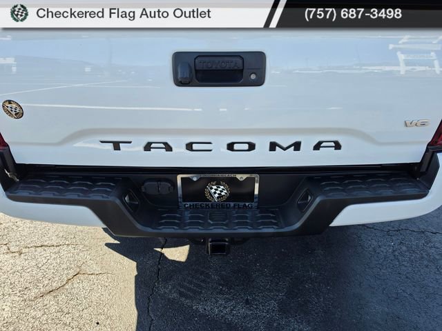 Used 2018 Toyota Tacoma TRD Sport image 17