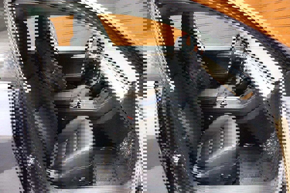 Used 2023 Tesla Model 3 Standard Range image 57