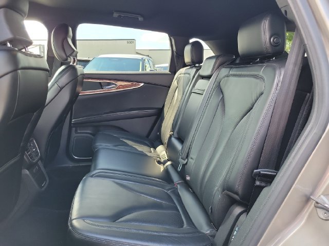 Used 2016 Lincoln MKX Select w/ Select Plus Package AWD/4WD image 23