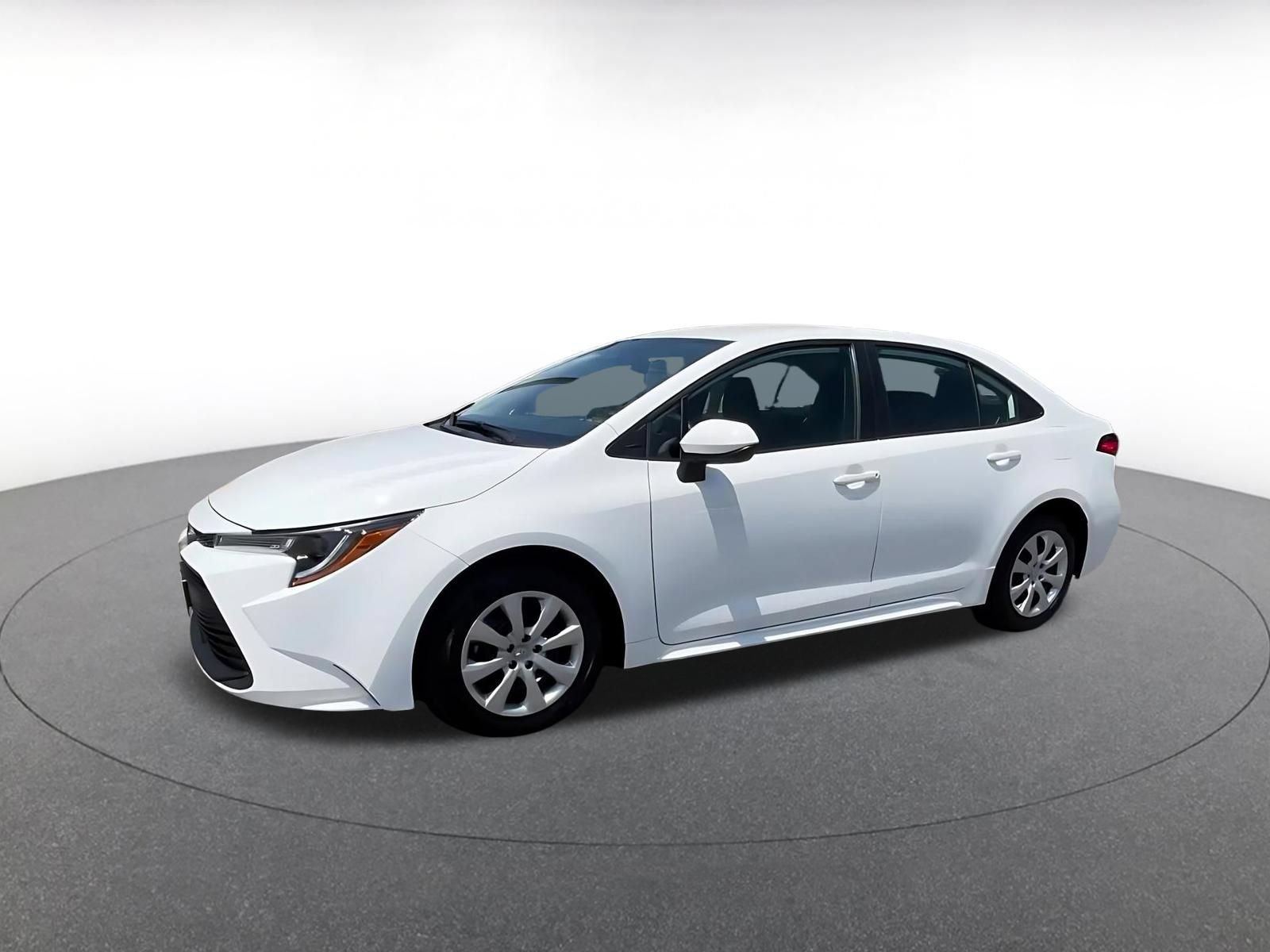 Used 2025 Toyota Corolla LE FWD image 9