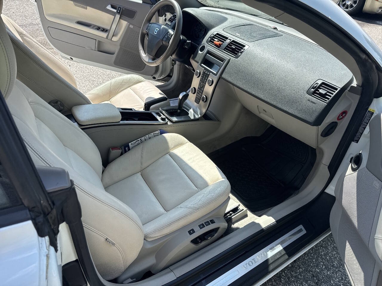 Used 2009 Volvo C70 T5 FWD image 15
