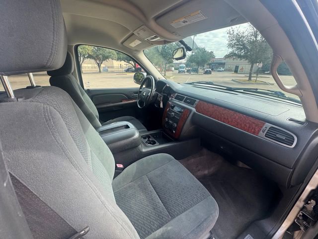 Used 2008 Chevrolet Suburban LT image 10