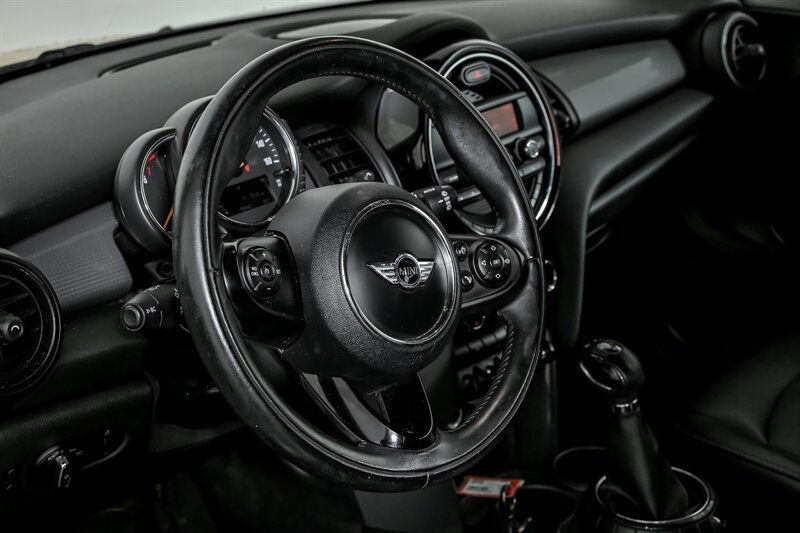 Used 2016 MINI Cooper 2-Door Hardtop image 20
