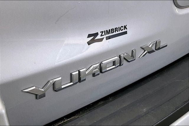 Used 2018 GMC Yukon XL SLT w/ Open Road Package AWD/4WD image 9