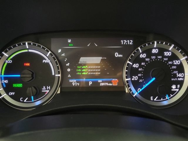 Used 2024 Toyota Highlander LE FWD image 21