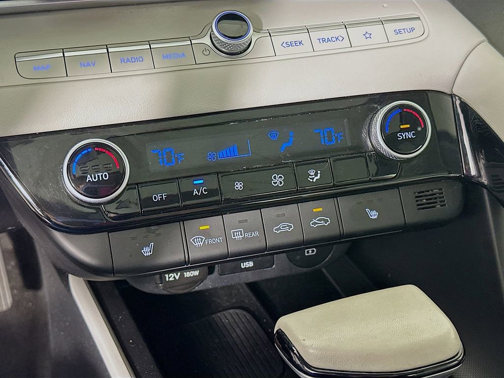 Used 2024 Hyundai Elantra Limited image 22