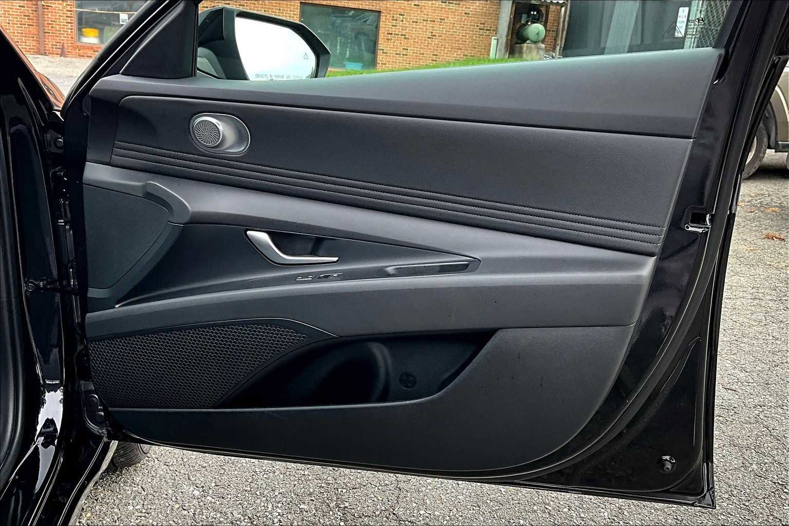 Used 2024 Hyundai Elantra SEL w/ Convenience Package image 22