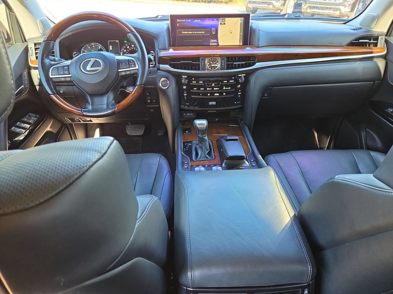 Used 2017 Lexus LX 570 4WD w/ Luxury Package image 24