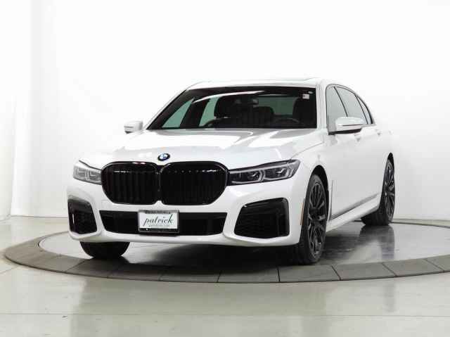 Used 2022 BMW 740i xDrive w/ M Sport Package image 3