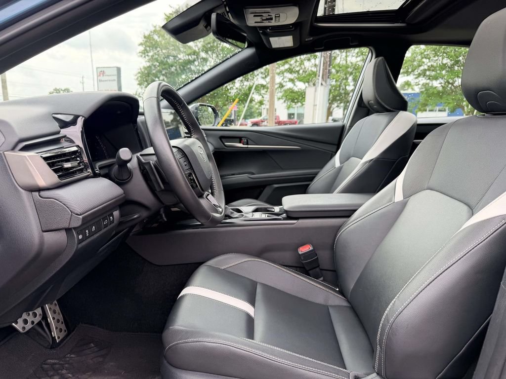 Certified 2025 Toyota Camry SE w/ Convenience Package FWD image 16