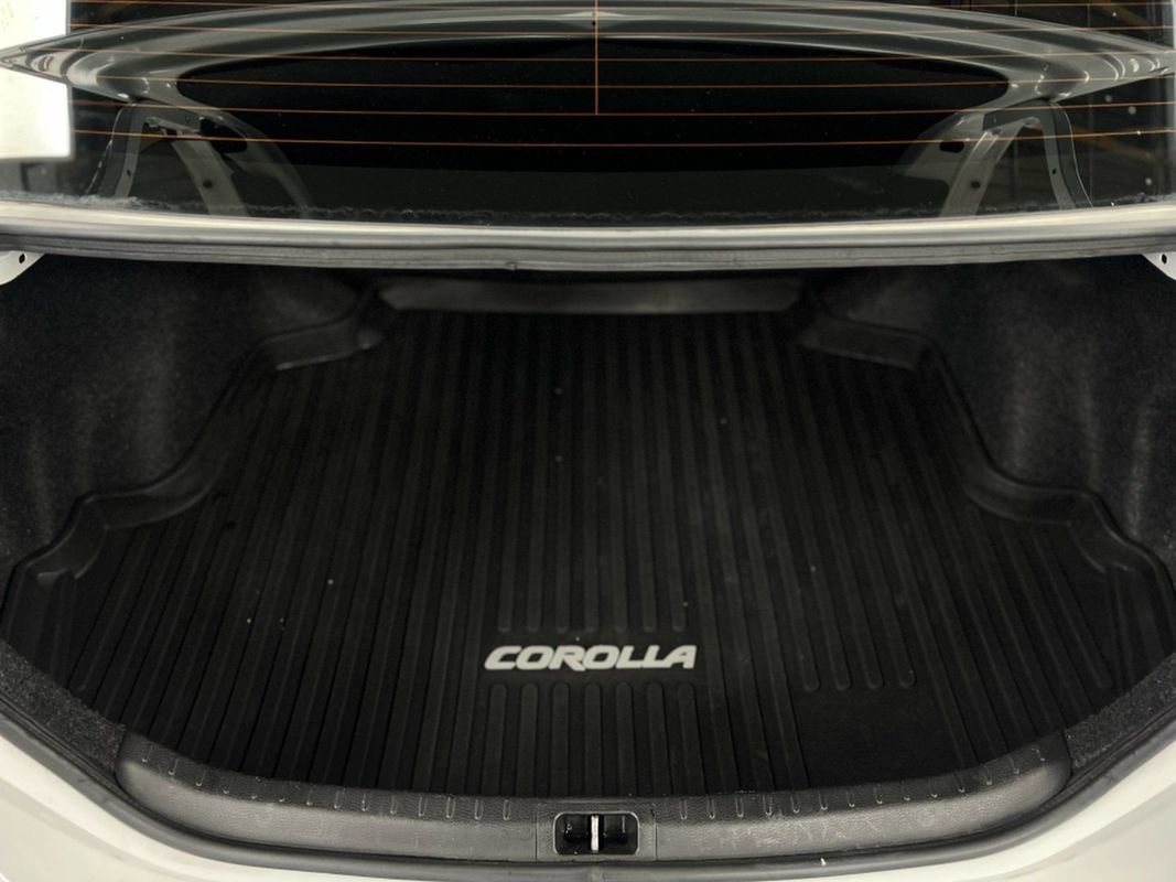 Used 2018 Toyota Corolla SE FWD image 26