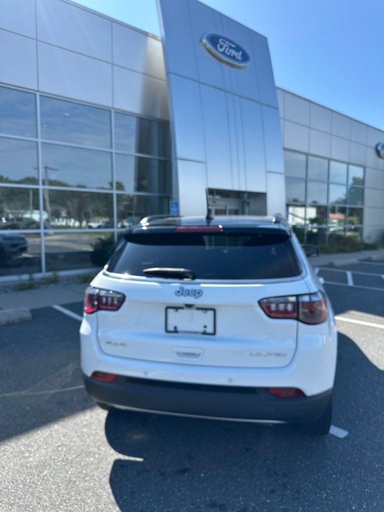 Used 2023 Jeep Compass Limited w/ Sun and Sound Group AWD/4WD image 5