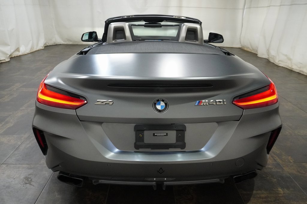 Used 2021 BMW Z4 M40i w/ Executive Package image 5