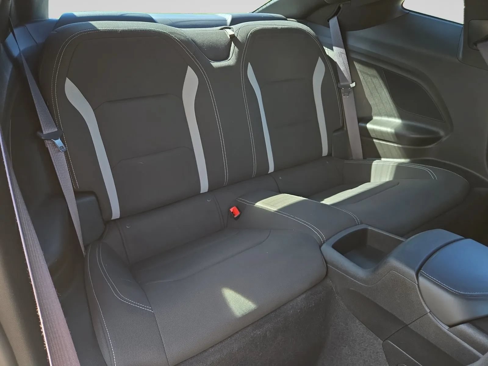 Used 2017 Chevrolet Camaro LT RWD image 31