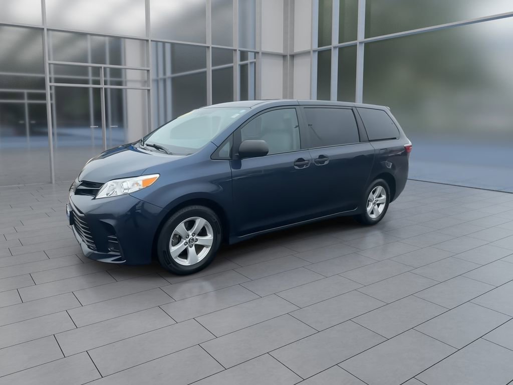 Used 2020 Toyota Sienna L image 4