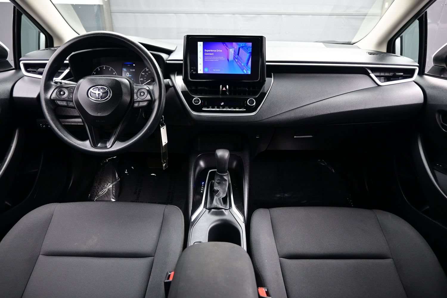 Used 2025 Toyota Corolla LE FWD image 16