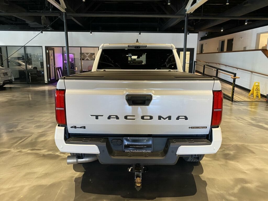 Used 2025 Toyota Tacoma TRD Sport w/ TRD Sport Premium Package AWD/4WD image 4