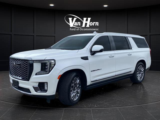 Used 2023 GMC Yukon XL Denali Ultimate w/ LPO, Floor Liner Package AWD/4WD image 3
