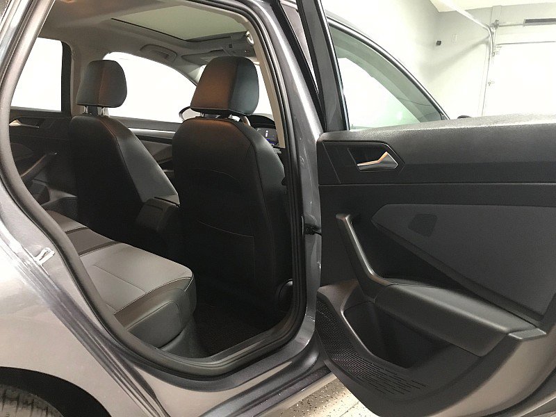 Used 2025 Volkswagen Jetta SE image 15