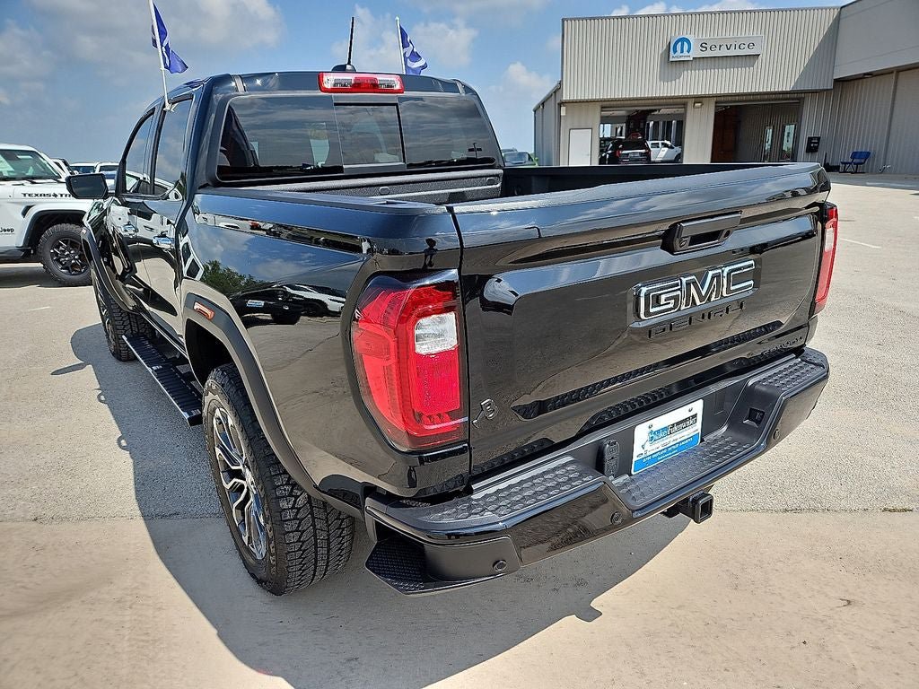 Used 2026 GMC Canyon Denali w/ LPO, Black Badging Package AWD/4WD image 5