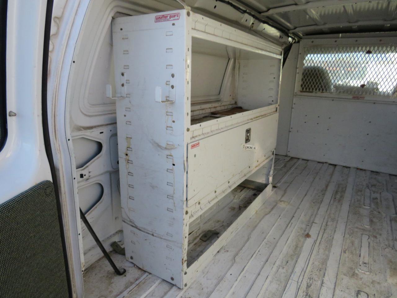 Used 2001 Ford E-150 and Econoline 150 RWD image 34