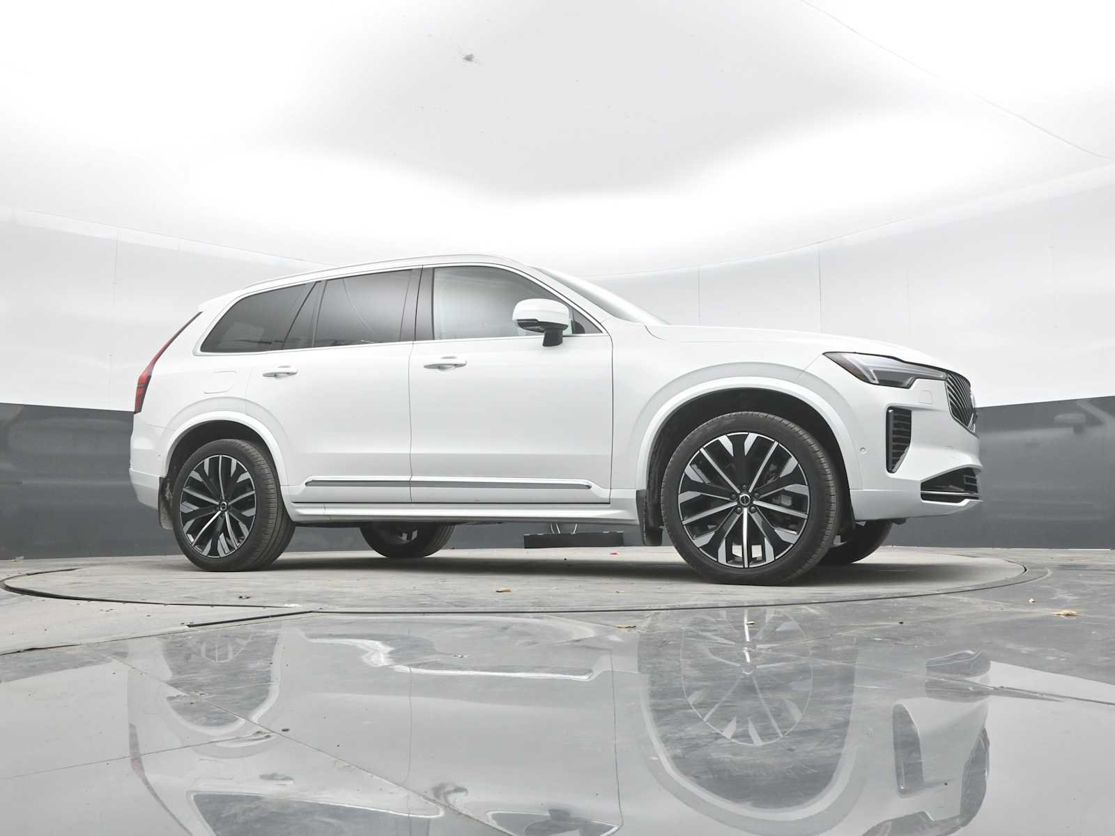 Used 2026 Volvo XC90 B6 Ultra w/ Protection Package AWD/4WD image 44