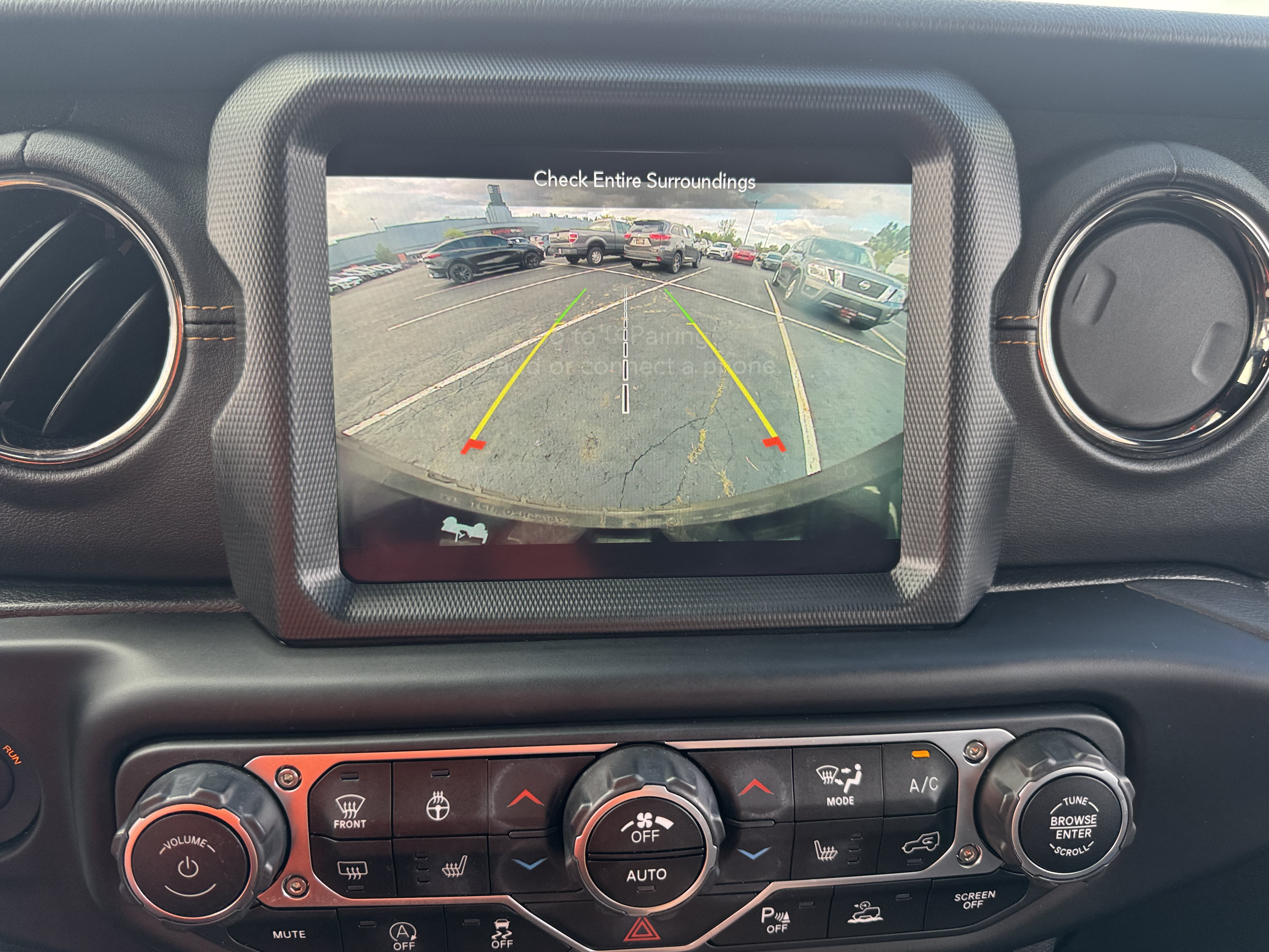 Used 2023 Jeep Wrangler Unlimited Sahara AWD/4WD image 25