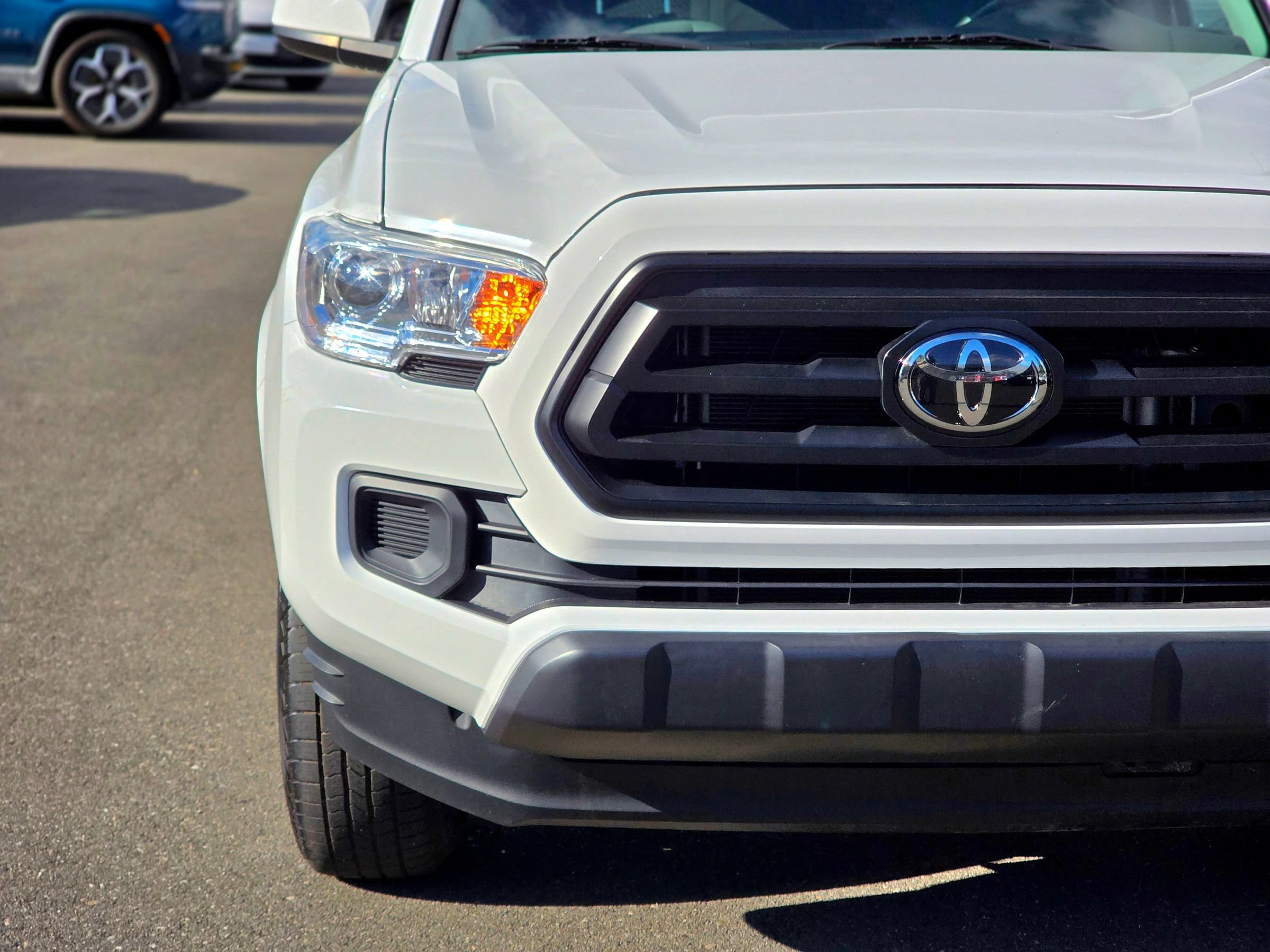 Used 2023 Toyota Tacoma SR AWD/4WD image 2