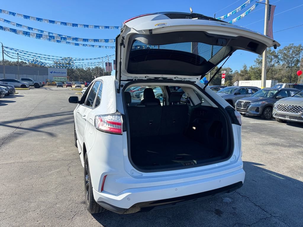 Certified 2024 Ford Edge SE w/ Black Appearance Package image 30