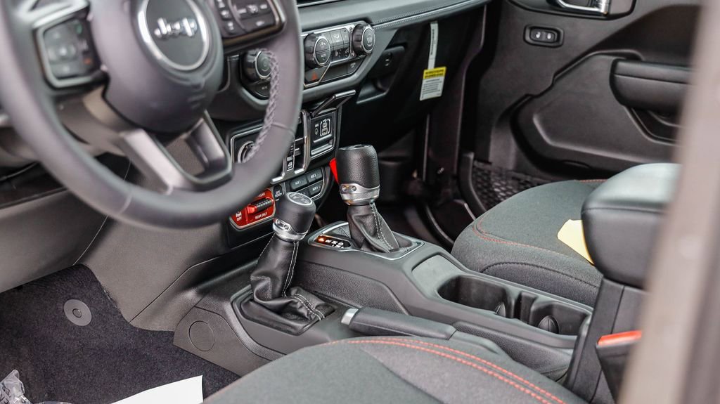 New 2025 Jeep Wrangler Unlimited Rubicon image 24