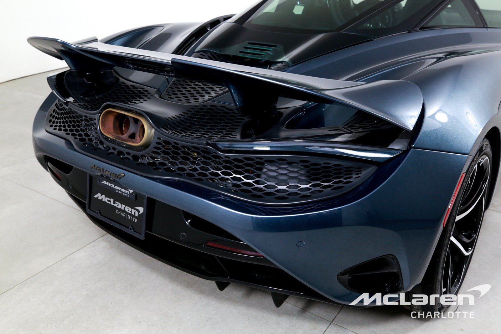 Used 2025 McLaren 750S RWD image 30