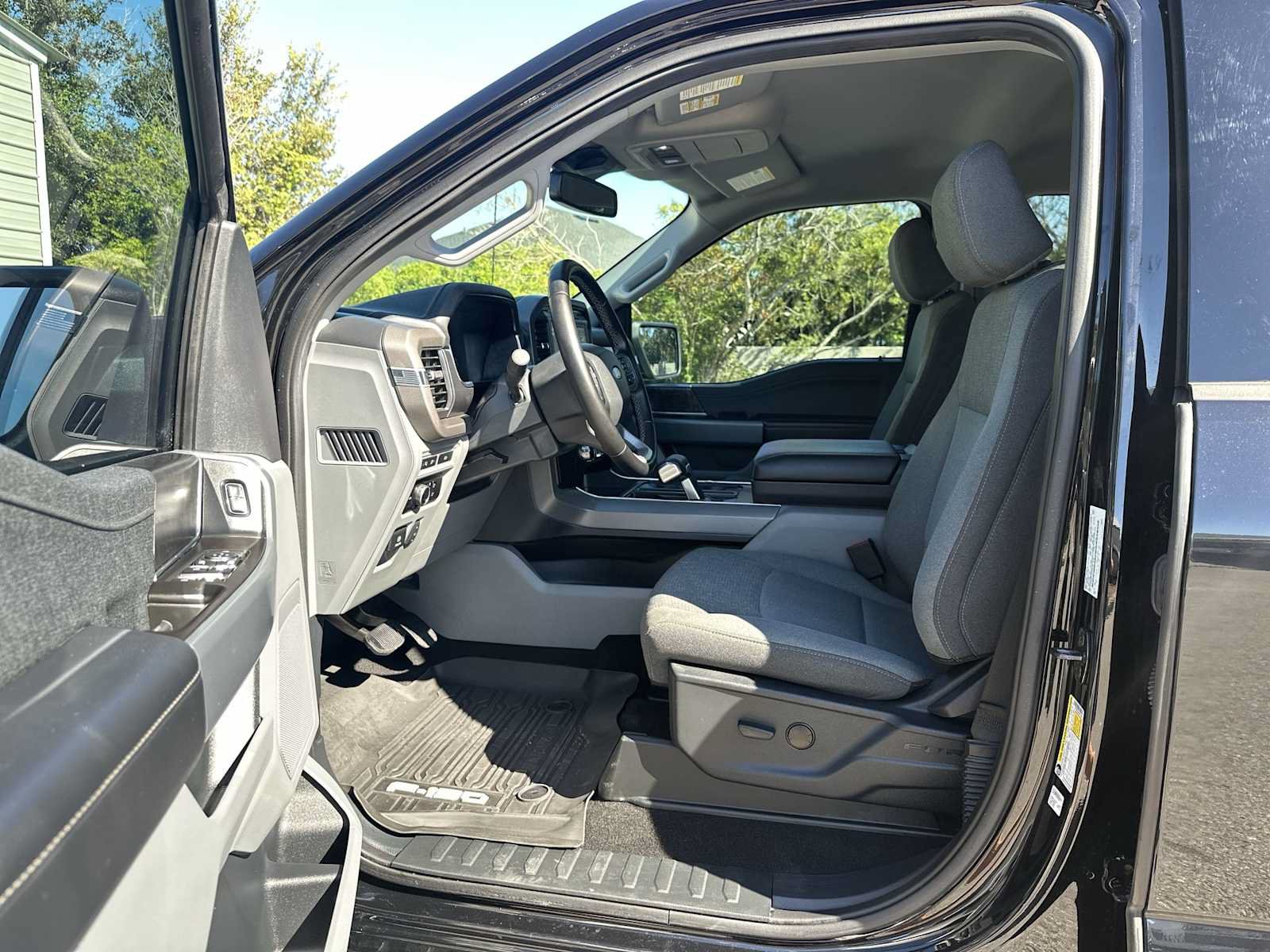 Used 2024 Ford F150 Lightning XLT AWD/4WD image 2