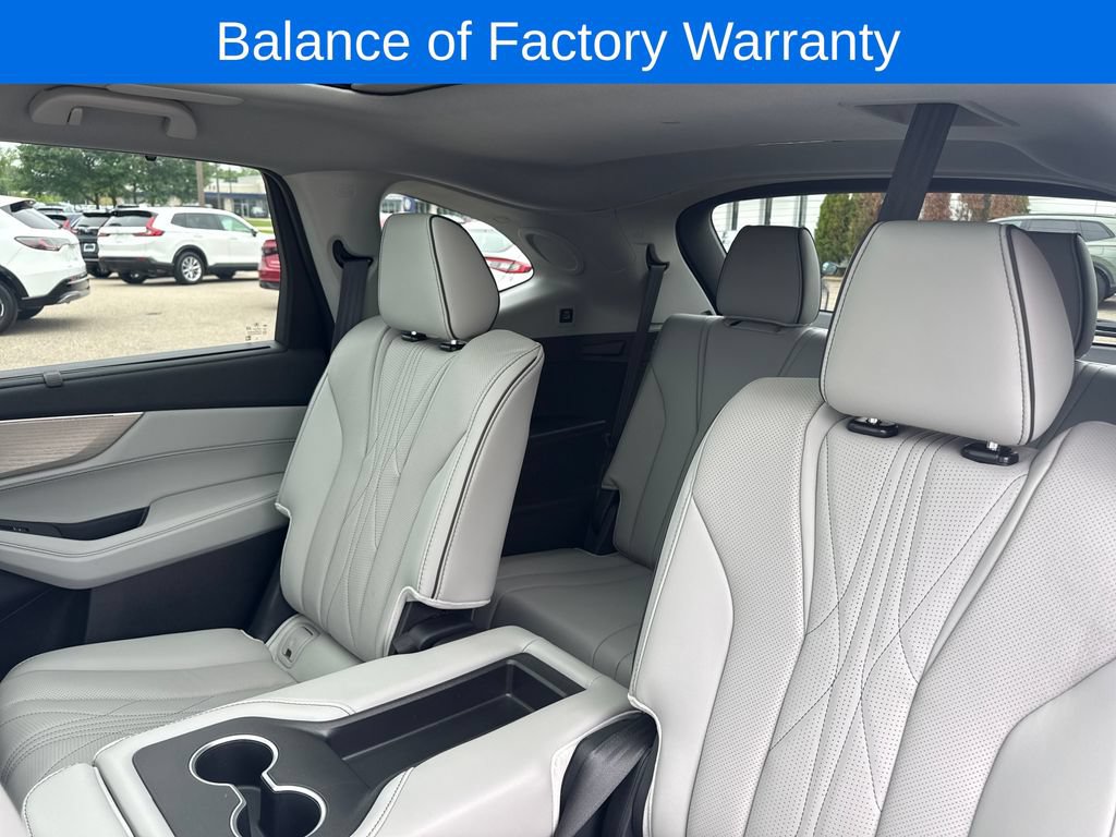 Used 2025 Acura MDX w/ Advance Package AWD/4WD image 13