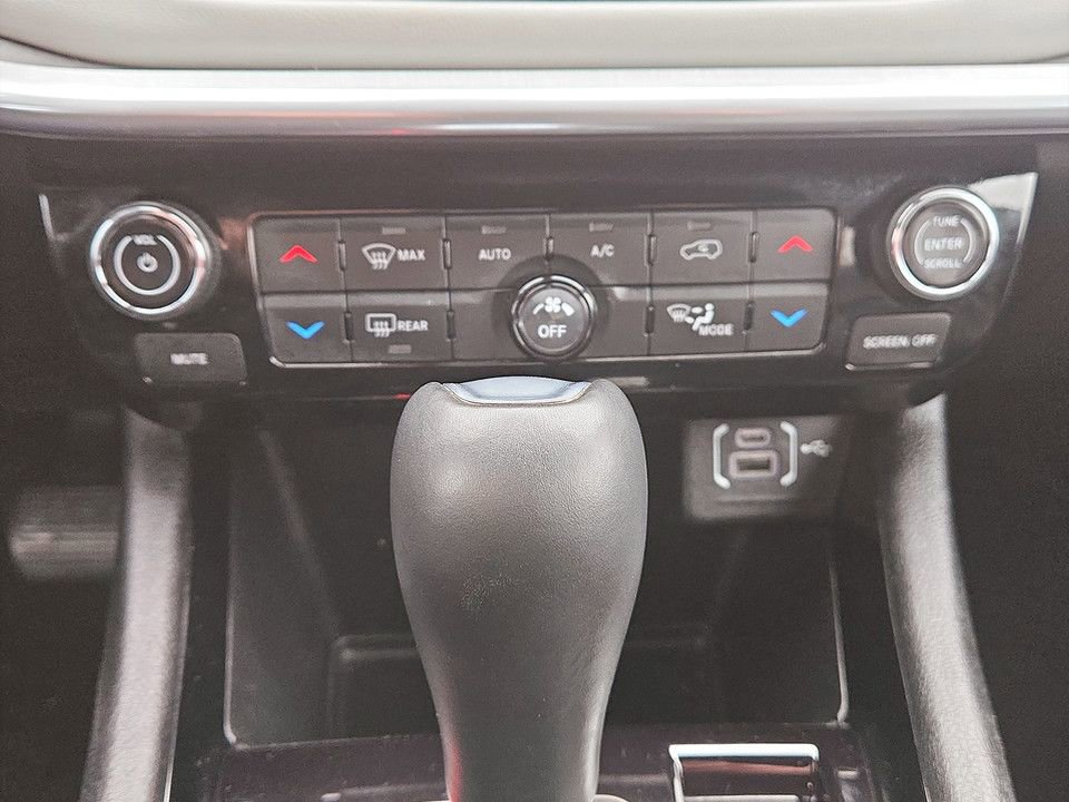 Used 2024 Jeep Compass Limited image 26