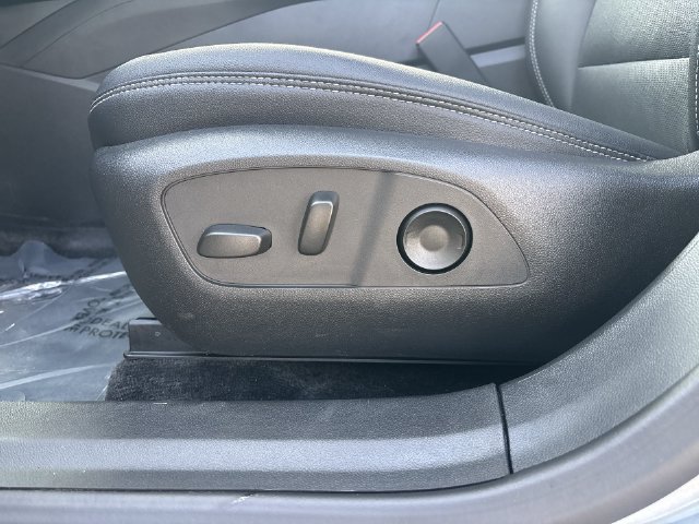 Certified 2025 Chevrolet Blazer EV LT AWD/4WD image 23