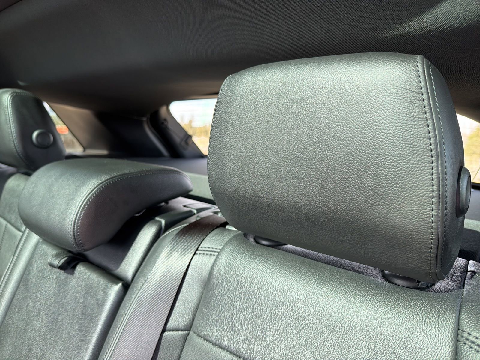 Used 2023 Land Rover Range Rover Evoque R-Dynamic SE image 31