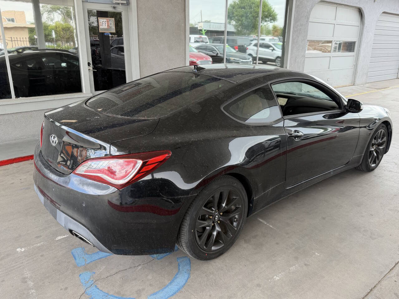 Used 2013 Hyundai Genesis 3.8 RWD image 8
