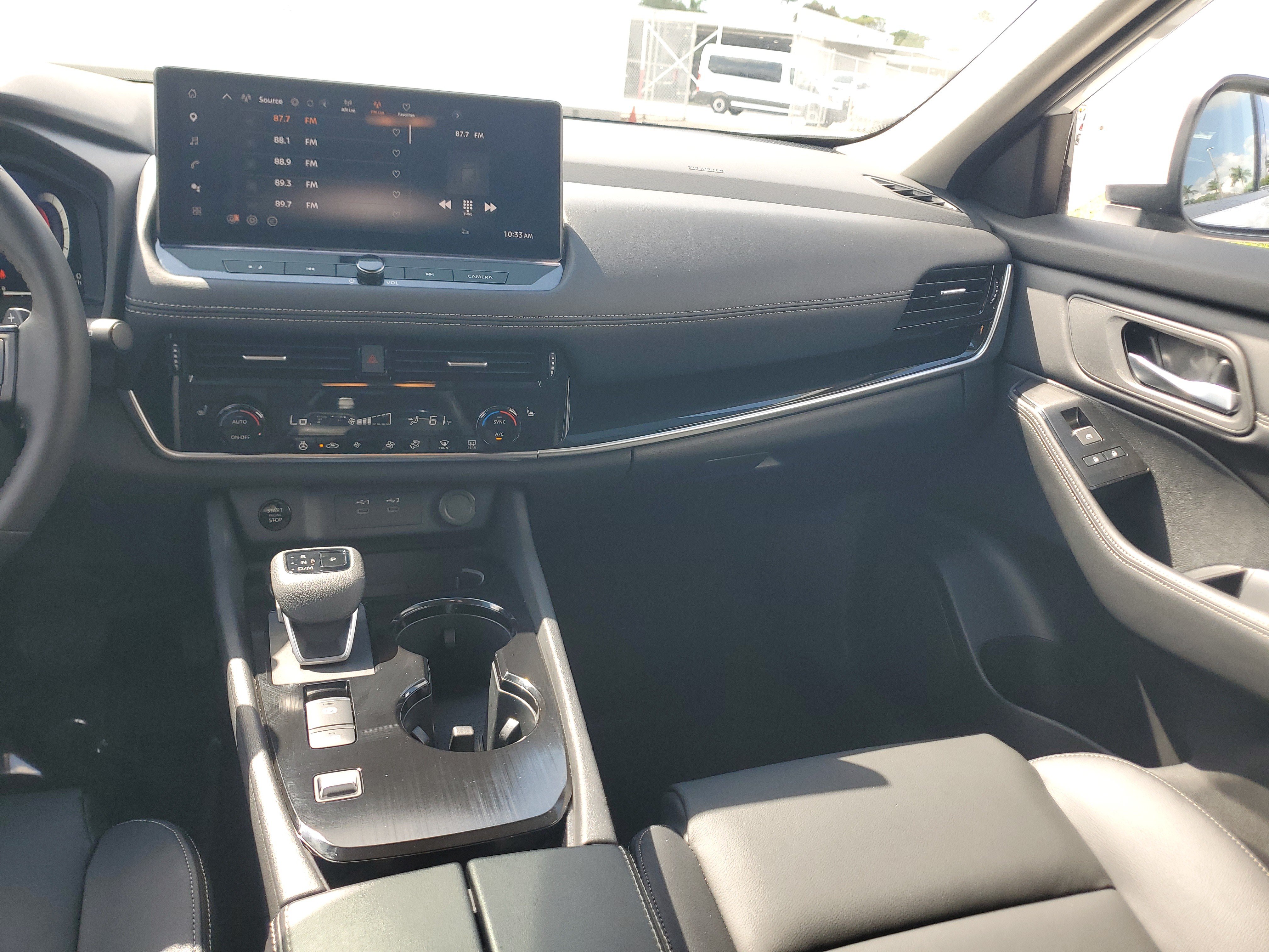 Used 2025 Nissan Rogue SL FWD image 18