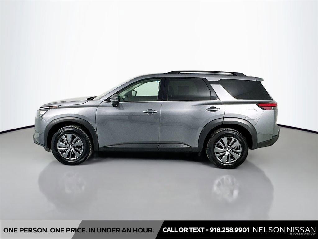 Certified 2025 Nissan Pathfinder SV image 8