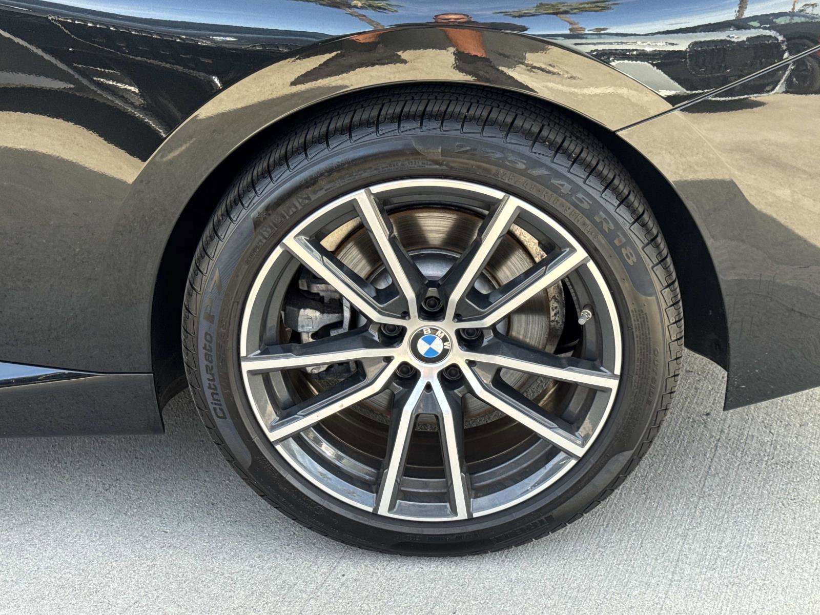 Used 2025 BMW 230i xDrive 230i xDrive Coupe AWD w/ Premium Package image 6