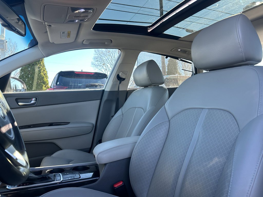 Used 2016 Kia Optima EX w/ Premium Package image 23